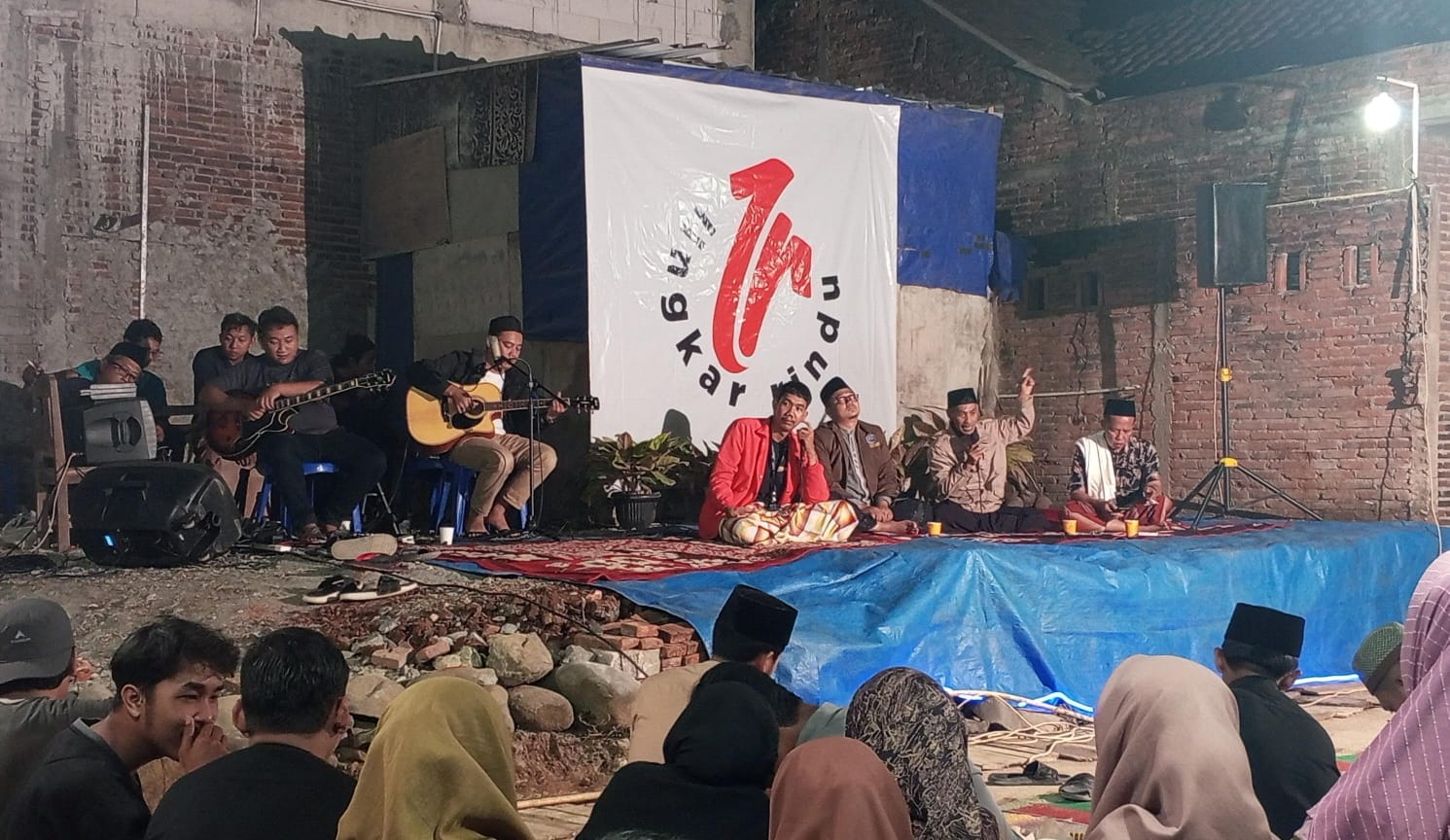 Lingkar Rindu Vol 4, Aja Gumunan Aja Kagetan