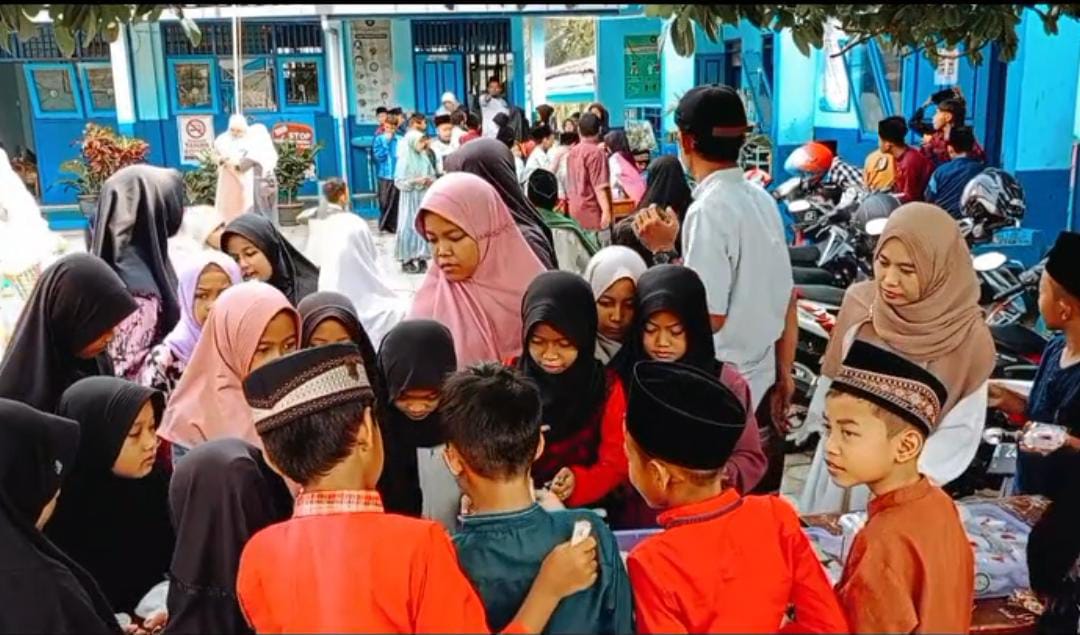 Kembangkan Jiwa Kewirausahaan MI Muhammadiyah Karangtengah Adakan Market Day