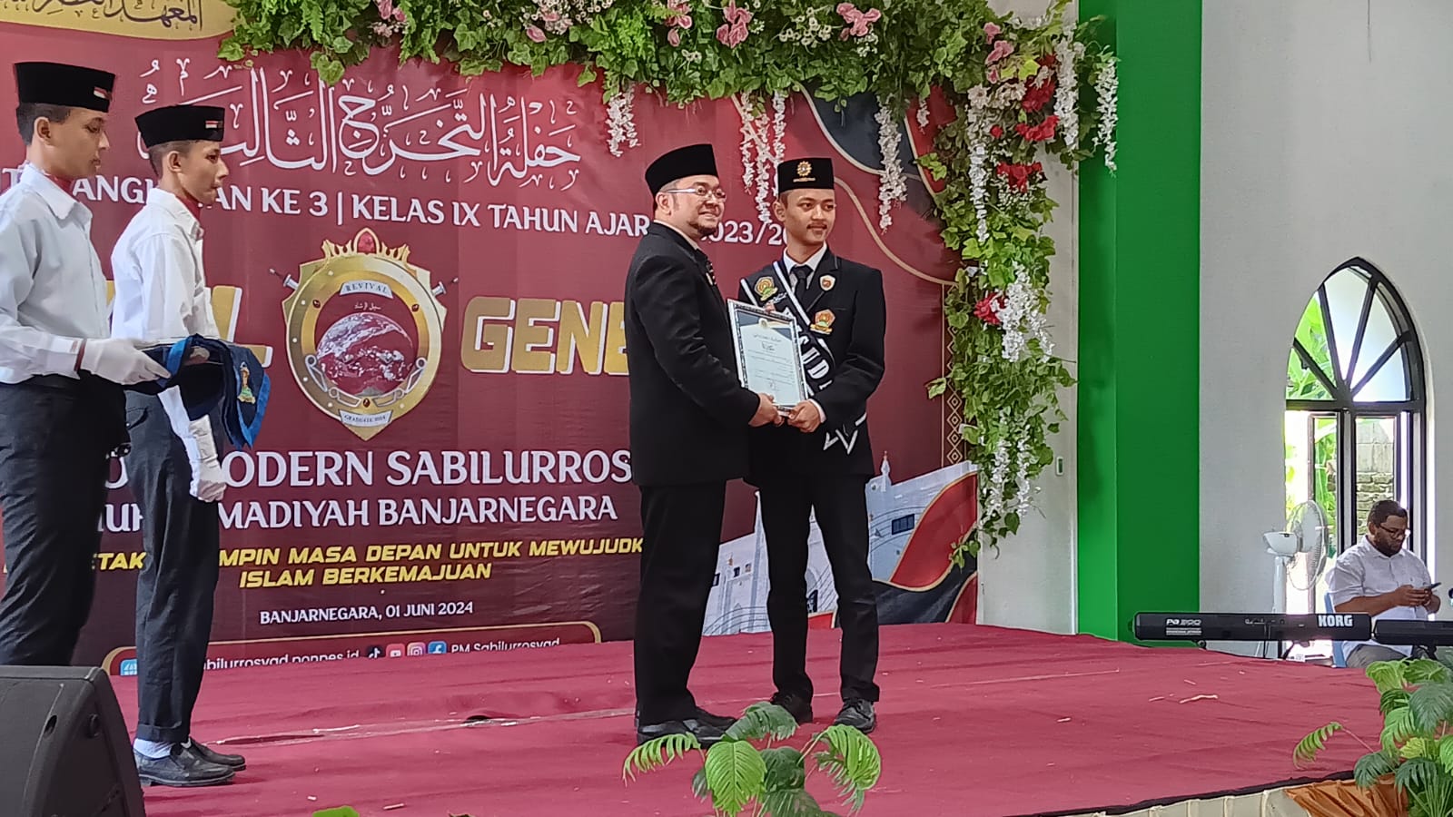 Pondok Modern Sabilurrosyad Muhammadiyah Banjarnegara Wisuda 53 Santri Angkatan 3